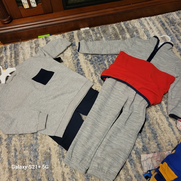 okie dokie Other - NWT Size 3T..Gray and Red Kids' Outfit Sets